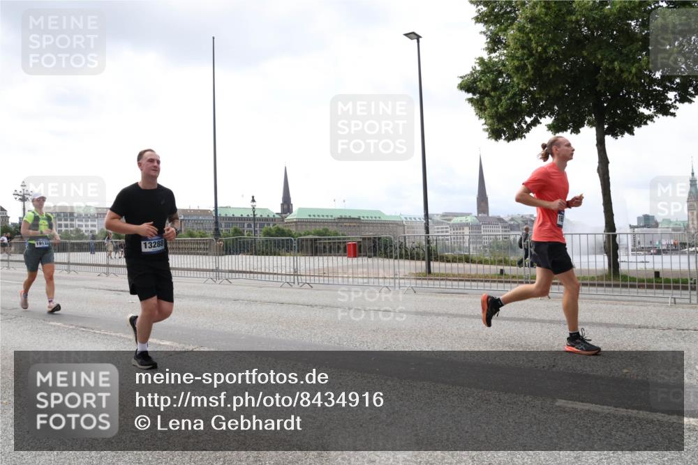 29.06.2025 - hella hamburg halbmarathon Lena Gebhardt http://msf.ph/oto/8434916 29.06.2025 10:44:51 Lombardsbrücke 19133, 13288, 16, 1024, 1273, 1629, 1685, 1924, 2007, 2674, 2779, 3506, 3570, 4215, 4275, 4968, 5190, 5355, 5649, 6002, 6509, 6841, 6888, 7216, 7699, 7912, 8582, 8762, 8907, 9036, 9084, 9085, 9331, 9333, 9397, 9536, 10006, 10303, 10304, 10416, 10562, 10566, 10668, 10707, 11272, 11825, 12198, 12318, 12332, 12334, 12394, 12409, 13039, 13261, 13262, 13288, 13330, 13390, 14091, 14350, 14681, 14971, 18454, 18459 meine-sportfotos.de