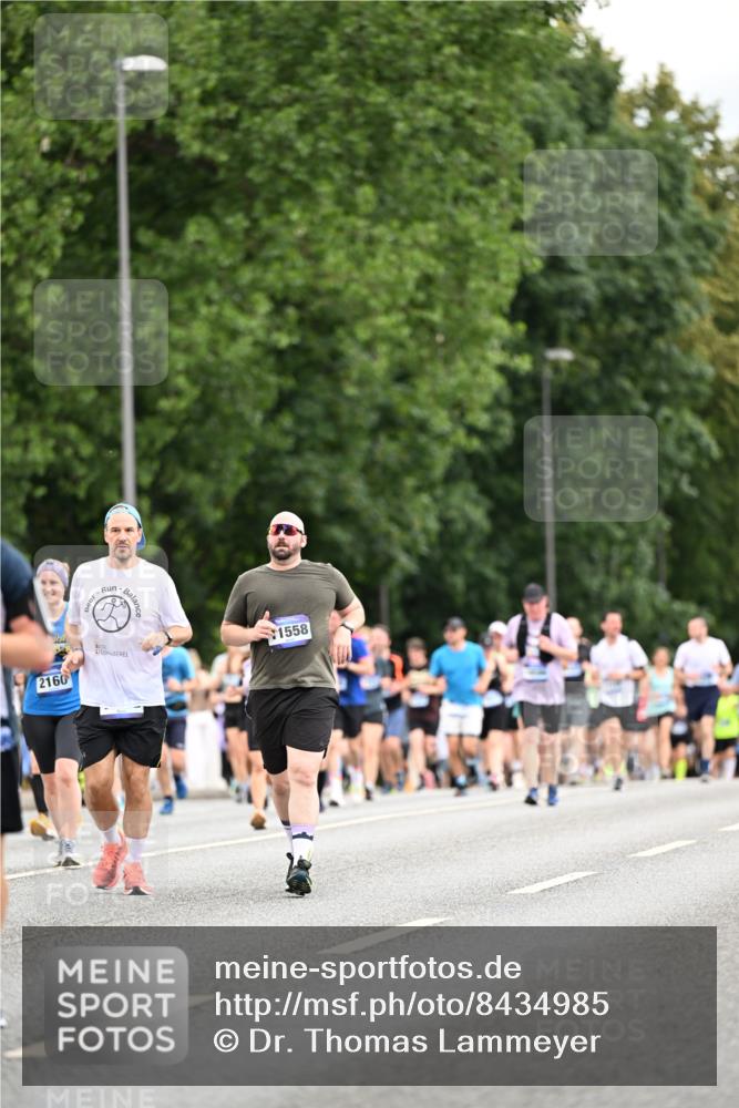 29.06.2025 - hella hamburg halbmarathon Dr. Thomas Lammeyer http://msf.ph/oto/8434985 29.06.2025 10:54:20 Kennedybrücke 1525, 1805, 2160, 2541, 2927, 3070, 3701, 3710, 4168, 4589, 5106, 5997, 6680, 6694, 6989, 7755, 8254, 9015, 9162, 9261, 9940, 10038, 10060, 10704, 11030, 11426 meine-sportfotos.de