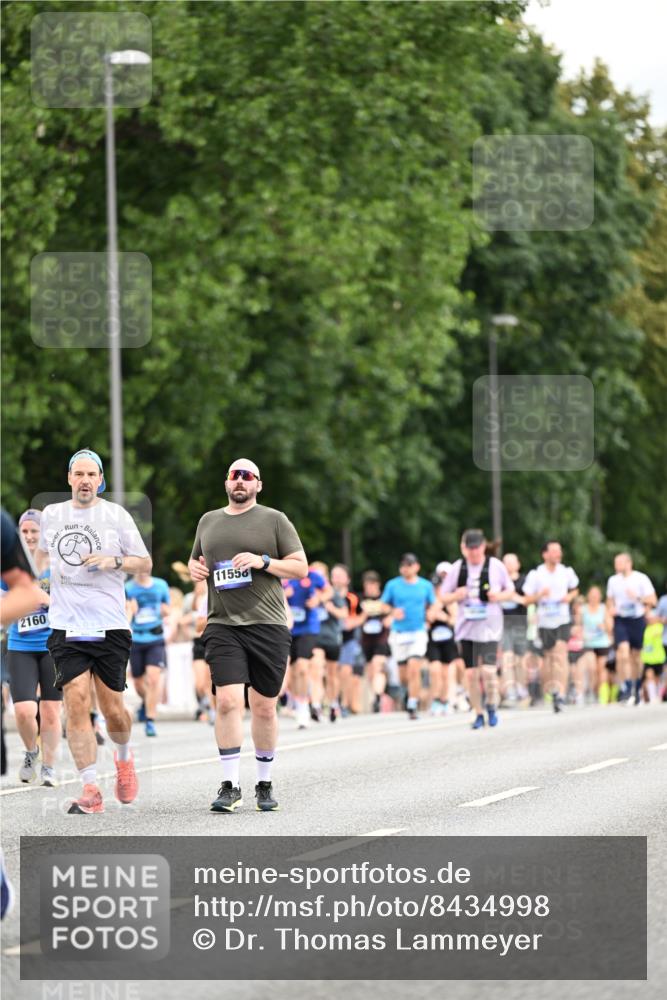 29.06.2025 - hella hamburg halbmarathon Dr. Thomas Lammeyer http://msf.ph/oto/8434998 29.06.2025 10:54:20 Kennedybrücke 1525, 1805, 2160, 2541, 2927, 3070, 3701, 3710, 4168, 4589, 5106, 5997, 6680, 6694, 6989, 7755, 8254, 9015, 9162, 9261, 9940, 10038, 10060, 10704, 11030, 11426 meine-sportfotos.de