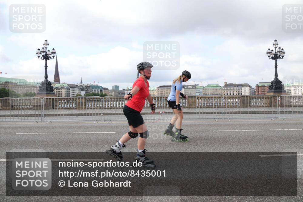 29.06.2025 - hella hamburg halbmarathon Lena Gebhardt http://msf.ph/oto/8435001 29.06.2025 09:01:32 Lombardsbrücke  meine-sportfotos.de