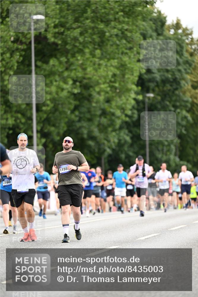 29.06.2025 - hella hamburg halbmarathon Dr. Thomas Lammeyer http://msf.ph/oto/8435003 29.06.2025 10:54:20 Kennedybrücke 1525, 1805, 2160, 2541, 2927, 3070, 3701, 3710, 4168, 4589, 5106, 5997, 6680, 6694, 6989, 7755, 8254, 9015, 9162, 9261, 9940, 10038, 10060, 10704, 11030, 11426 meine-sportfotos.de