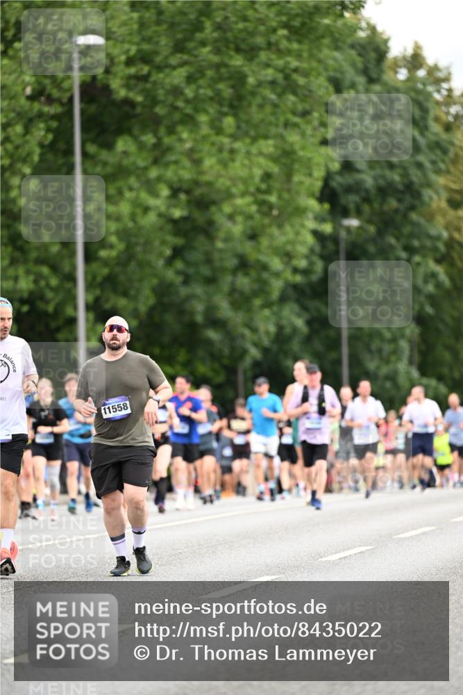 29.06.2025 - hella hamburg halbmarathon Dr. Thomas Lammeyer http://msf.ph/oto/8435022 29.06.2025 10:54:21 Kennedybrücke 1525, 2160, 2541, 2927, 3070, 3680, 3701, 3710, 4168, 4589, 5106, 5997, 6680, 6694, 6989, 7721, 7722, 7755, 8254, 9015, 9162, 9261, 9940, 10038, 10060, 10704, 11030, 11426 meine-sportfotos.de