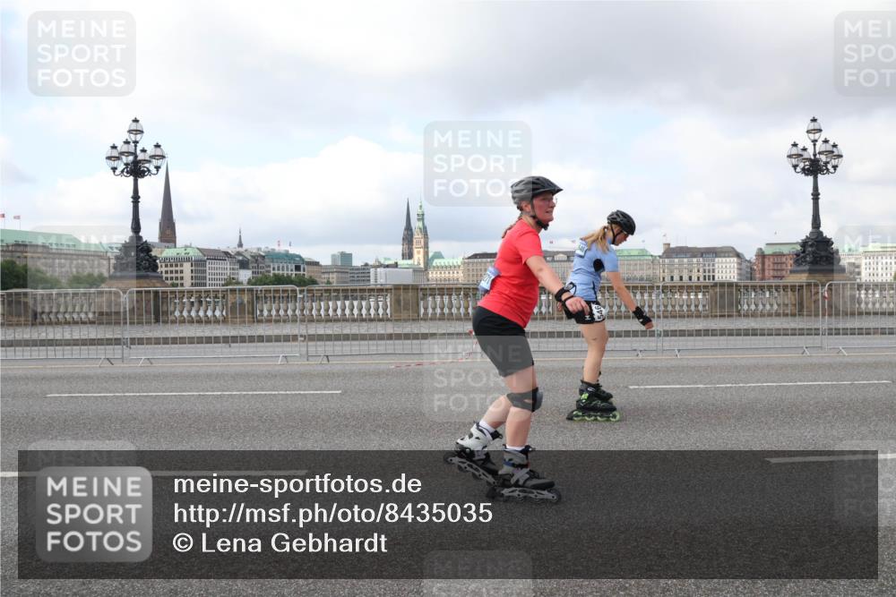 29.06.2025 - hella hamburg halbmarathon Lena Gebhardt http://msf.ph/oto/8435035 29.06.2025 09:01:32 Lombardsbrücke  meine-sportfotos.de