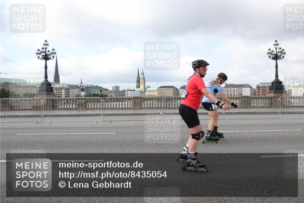 29.06.2025 - hella hamburg halbmarathon Lena Gebhardt http://msf.ph/oto/8435054 29.06.2025 09:01:32 Lombardsbrücke  meine-sportfotos.de