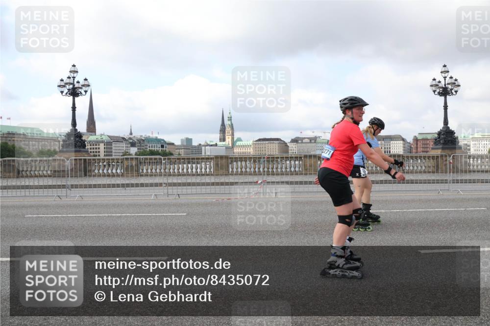 29.06.2025 - hella hamburg halbmarathon Lena Gebhardt http://msf.ph/oto/8435072 29.06.2025 09:01:32 Lombardsbrücke  meine-sportfotos.de