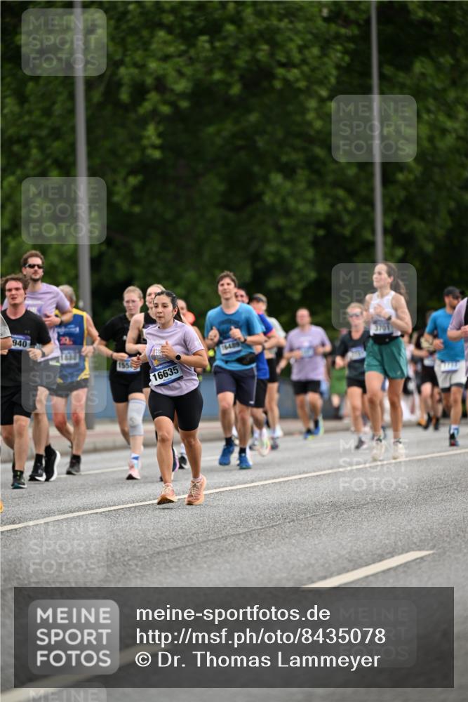 29.06.2025 - hella hamburg halbmarathon Dr. Thomas Lammeyer http://msf.ph/oto/8435078 29.06.2025 10:54:26 Kennedybrücke 1525, 2160, 2927, 3070, 3680, 3701, 3710, 4168, 4589, 5997, 6680, 6694, 6989, 7721, 7722, 7755, 8254, 8299, 9261, 9940, 10060, 10704, 11030, 11426 meine-sportfotos.de