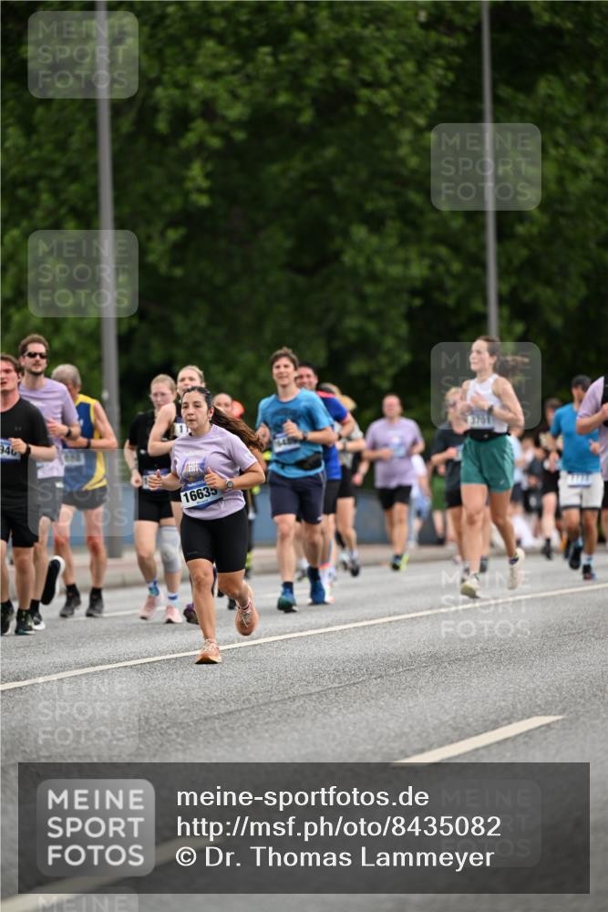 29.06.2025 - hella hamburg halbmarathon Dr. Thomas Lammeyer http://msf.ph/oto/8435082 29.06.2025 10:54:26 Kennedybrücke 1525, 2160, 2927, 3070, 3680, 3701, 3710, 4168, 4589, 5997, 6680, 6694, 6989, 7721, 7722, 7755, 8254, 8299, 9261, 9940, 10060, 10704, 11030, 11426 meine-sportfotos.de