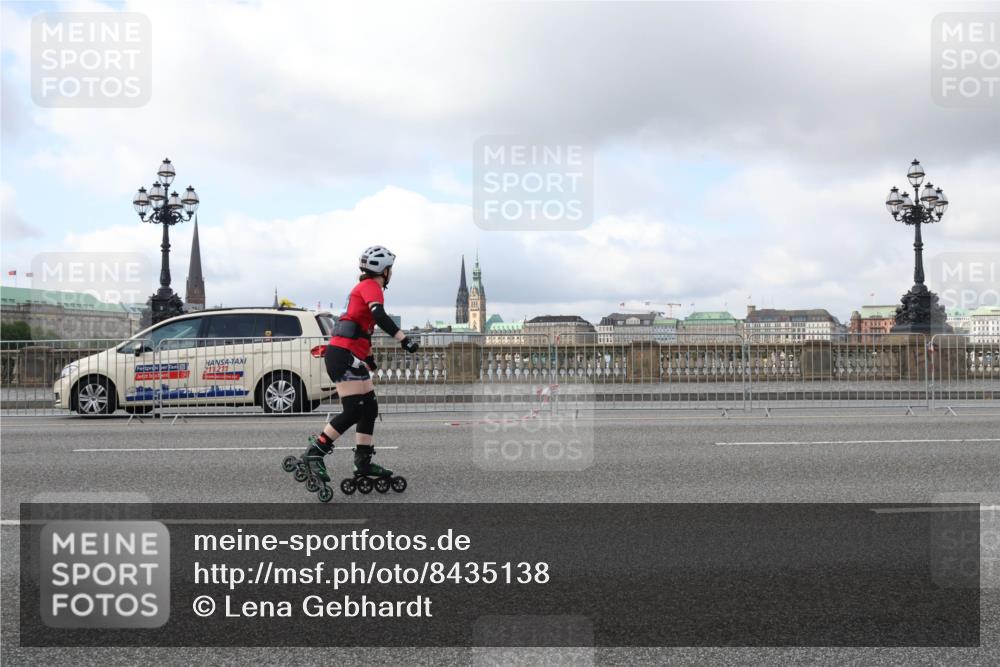 29.06.2025 - hella hamburg halbmarathon Lena Gebhardt http://msf.ph/oto/8435138 29.06.2025 09:01:37 Lombardsbrücke 211211 meine-sportfotos.de