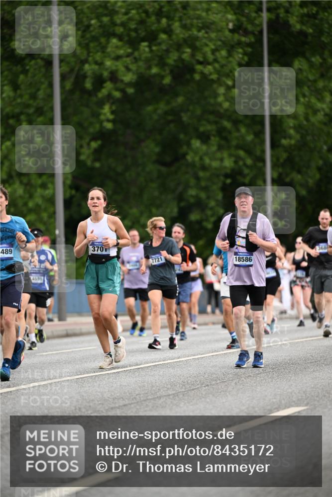 29.06.2025 - hella hamburg halbmarathon Dr. Thomas Lammeyer http://msf.ph/oto/8435172 29.06.2025 10:54:29 Kennedybrücke 1259, 1525, 2160, 2927, 3070, 3680, 3701, 3710, 4168, 5119, 5552, 5997, 6680, 6694, 6989, 7721, 7722, 7755, 8254, 8299, 9261, 9940, 10033, 10060, 10704, 11426 meine-sportfotos.de