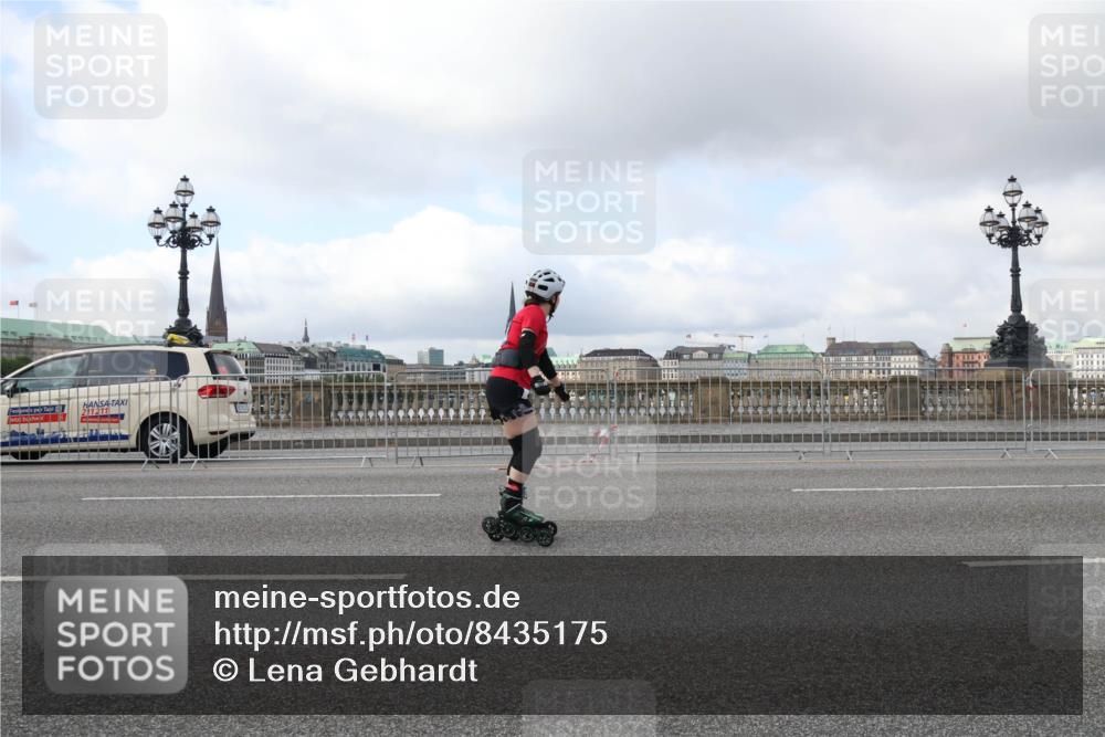 29.06.2025 - hella hamburg halbmarathon Lena Gebhardt http://msf.ph/oto/8435175 29.06.2025 09:01:37 Lombardsbrücke 211211 meine-sportfotos.de