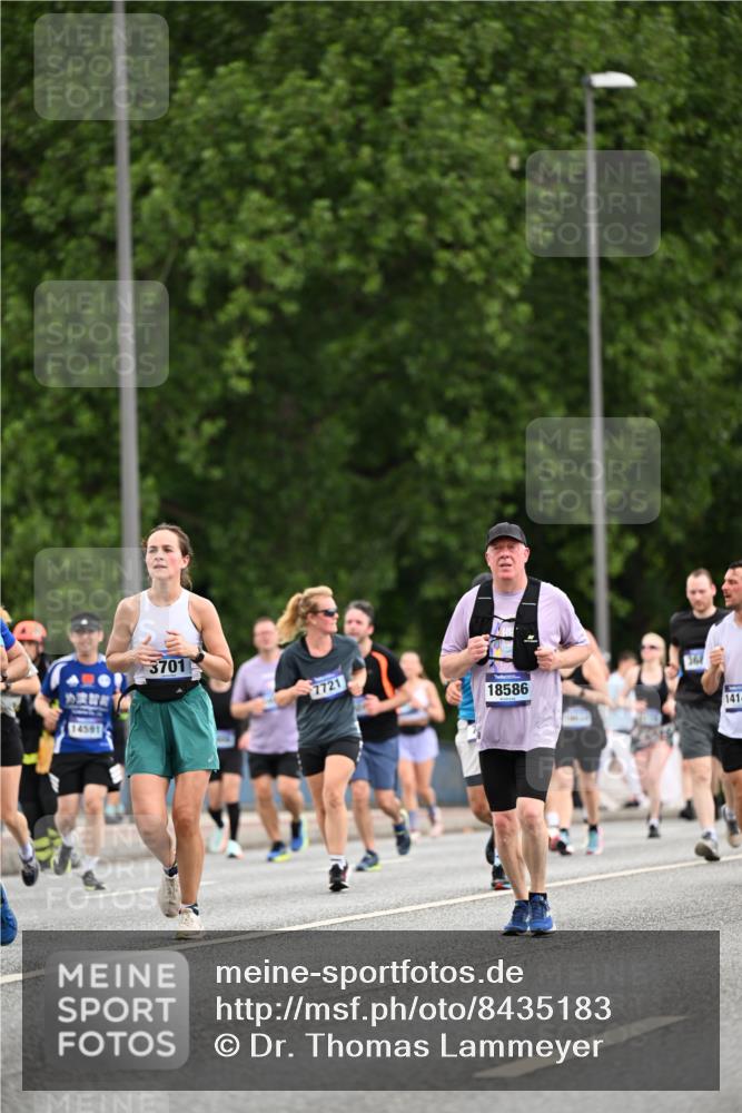 29.06.2025 - hella hamburg halbmarathon Dr. Thomas Lammeyer http://msf.ph/oto/8435183 29.06.2025 10:54:30 Kennedybrücke 1259, 1525, 2160, 2927, 3070, 3680, 3701, 3710, 4168, 5119, 5552, 5997, 6680, 6694, 6989, 7721, 7722, 7755, 8254, 8299, 9261, 9940, 10033, 10060, 10704, 11426 meine-sportfotos.de