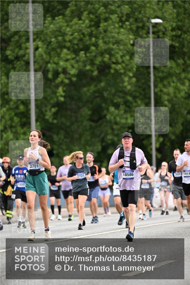 29.06.2025 - hella hamburg halbmarathon Dr. Thomas Lammeyer http://msf.ph/oto/8435187 29.06.2025 10:54:30 Kennedybrücke 1259, 1525, 2160, 2927, 3070, 3680, 3701, 3710, 4168, 5119, 5552, 5997, 6680, 6694, 6989, 7721, 7722, 7755, 8254, 8299, 9261, 9940, 10033, 10060, 10704, 11426 meine-sportfotos.de