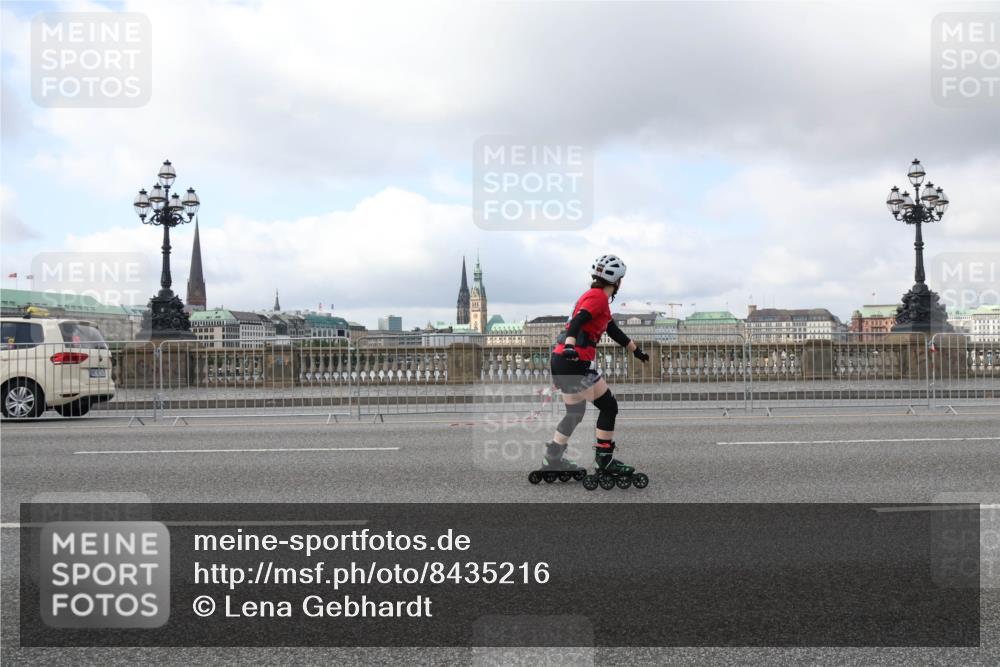 29.06.2025 - hella hamburg halbmarathon Lena Gebhardt http://msf.ph/oto/8435216 29.06.2025 09:01:37 Lombardsbrücke  meine-sportfotos.de