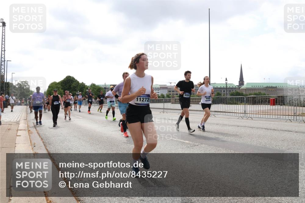 29.06.2025 - hella hamburg halbmarathon Lena Gebhardt http://msf.ph/oto/8435227 29.06.2025 10:44:56 Lombardsbrücke 13629, 14971, 11272, 9084, 9085, 1024, 1273, 1629, 1685, 1924, 2007, 2674, 2779, 3506, 3570, 4186, 4215, 4275, 4337, 4968, 5190, 5355, 5649, 6002, 6509, 6841, 6888, 7216, 7699, 7912, 8582, 8594, 8762, 8907, 9036, 9084, 9085, 9331, 9333, 9397, 9536, 10006, 10416, 10562, 10566, 10668, 10707, 11272, 12198, 12318, 12332, 12334, 12394, 12409, 13039, 13261, 13262, 13288, 14350, 14681, 14971, 18454, 18459 meine-sportfotos.de