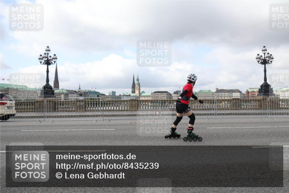 29.06.2025 - hella hamburg halbmarathon Lena Gebhardt http://msf.ph/oto/8435239 29.06.2025 09:01:37 Lombardsbrücke  meine-sportfotos.de