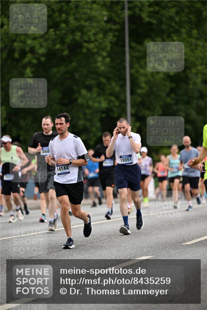 29.06.2025 - hella hamburg halbmarathon Dr. Thomas Lammeyer http://msf.ph/oto/8435259 29.06.2025 10:54:34 Kennedybrücke 1259, 1525, 1625, 2160, 3680, 3701, 3710, 4168, 4870, 5119, 5552, 6015, 6989, 7721, 7722, 7755, 8254, 8299, 9261, 9940, 10033, 10060, 11426 meine-sportfotos.de