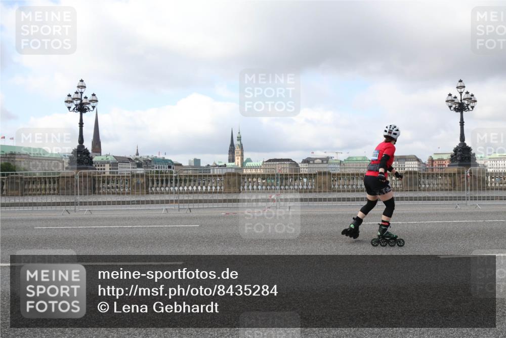 29.06.2025 - hella hamburg halbmarathon Lena Gebhardt http://msf.ph/oto/8435284 29.06.2025 09:01:38 Lombardsbrücke  meine-sportfotos.de