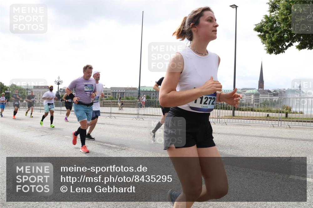 29.06.2025 - hella hamburg halbmarathon Lena Gebhardt http://msf.ph/oto/8435295 29.06.2025 10:44:56 Lombardsbrücke 16494, 17372, 8582, 1272, 1024, 1273, 1629, 1685, 1924, 2007, 2674, 2779, 3506, 3570, 4186, 4215, 4275, 4337, 4968, 5190, 5355, 5649, 6002, 6509, 6841, 6888, 7216, 7699, 7912, 8582, 8594, 8762, 8907, 9036, 9084, 9085, 9331, 9333, 9397, 9536, 10006, 10416, 10562, 10566, 10668, 10707, 11272, 12198, 12318, 12332, 12334, 12394, 12409, 13039, 13261, 13262, 13288, 14350, 14681, 14971, 18454, 18459 meine-sportfotos.de