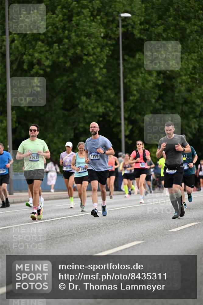 29.06.2025 - hella hamburg halbmarathon Dr. Thomas Lammeyer http://msf.ph/oto/8435311 29.06.2025 10:54:38 Kennedybrücke 1259, 1625, 2160, 3680, 3701, 3710, 4168, 4642, 4870, 5119, 5552, 6015, 7721, 7722, 7755, 8299, 9940, 10033, 10060, 11426 meine-sportfotos.de