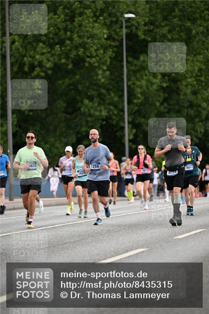 29.06.2025 - hella hamburg halbmarathon Dr. Thomas Lammeyer http://msf.ph/oto/8435315 29.06.2025 10:54:38 Kennedybrücke 1259, 1625, 2160, 3680, 3701, 3710, 4168, 4642, 4870, 5119, 5552, 6015, 7721, 7722, 7755, 8299, 9940, 10033, 10060, 11426 meine-sportfotos.de
