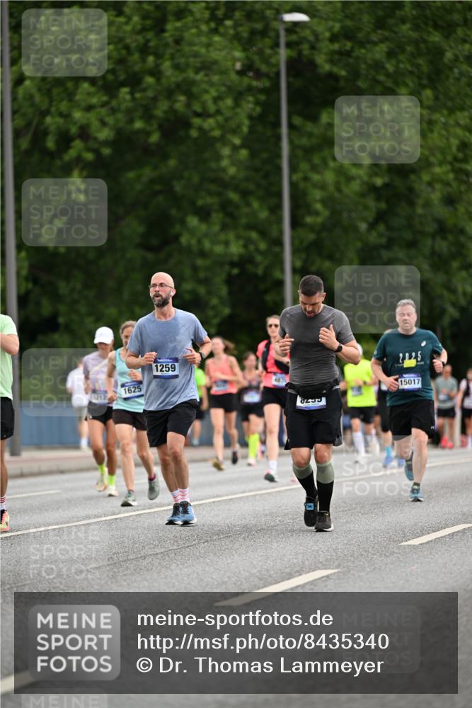 29.06.2025 - hella hamburg halbmarathon Dr. Thomas Lammeyer http://msf.ph/oto/8435340 29.06.2025 10:54:39 Kennedybrücke 1259, 1511, 1625, 2047, 2160, 3680, 3701, 3710, 4168, 4642, 4870, 5119, 5552, 6015, 7721, 7722, 7755, 8299, 9940, 10033, 11426 meine-sportfotos.de