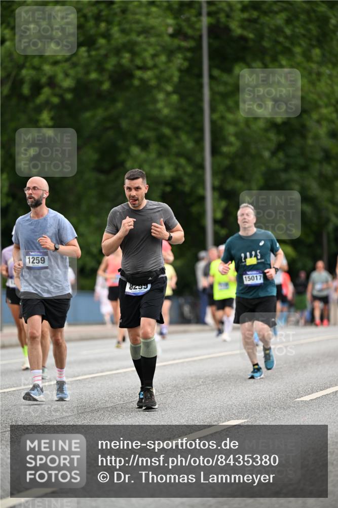 29.06.2025 - hella hamburg halbmarathon Dr. Thomas Lammeyer http://msf.ph/oto/8435380 29.06.2025 10:54:40 Kennedybrücke 1259, 1487, 1511, 1625, 2047, 2160, 3680, 3701, 3710, 4168, 4642, 4870, 5119, 5552, 6015, 7721, 7722, 7755, 8299, 9940, 10033, 11426 meine-sportfotos.de