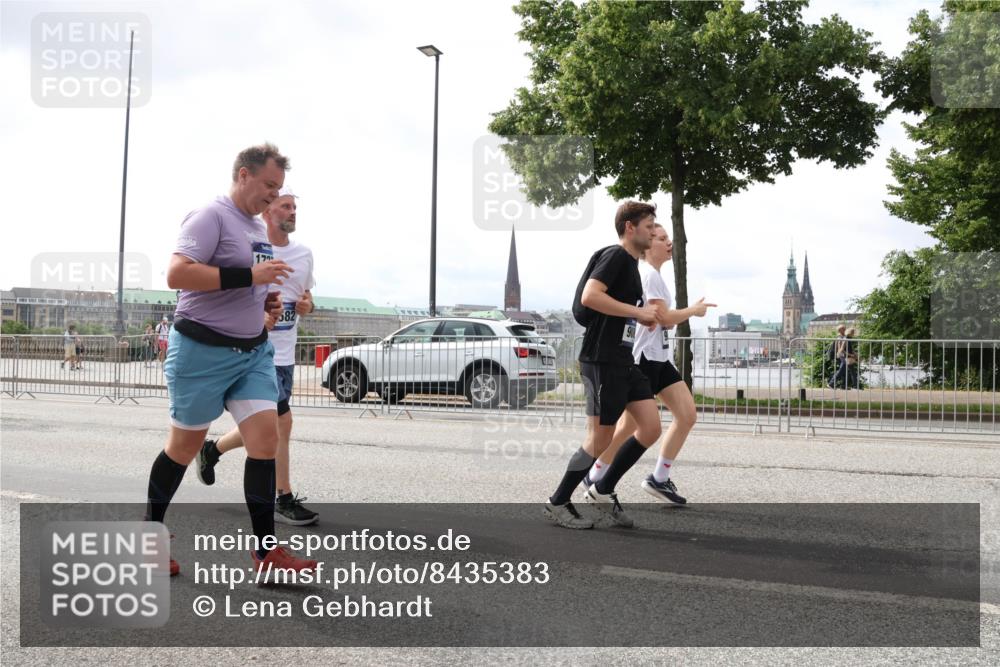 29.06.2025 - hella hamburg halbmarathon Lena Gebhardt http://msf.ph/oto/8435383 29.06.2025 10:44:58 Lombardsbrücke 582, 1024, 1273, 1629, 1685, 1924, 2007, 2674, 2779, 3160, 3164, 3506, 3570, 4186, 4215, 4275, 4337, 4851, 4968, 5190, 5355, 6509, 6841, 6888, 7216, 7699, 7912, 8582, 8594, 8762, 8907, 9036, 9084, 9085, 9331, 9333, 9397, 9536, 10006, 10416, 10562, 10566, 10668, 10707, 11272, 12198, 12318, 12332, 12334, 12394, 13039, 13261, 13262, 13288, 14350, 14681, 14971, 18454, 18459 meine-sportfotos.de