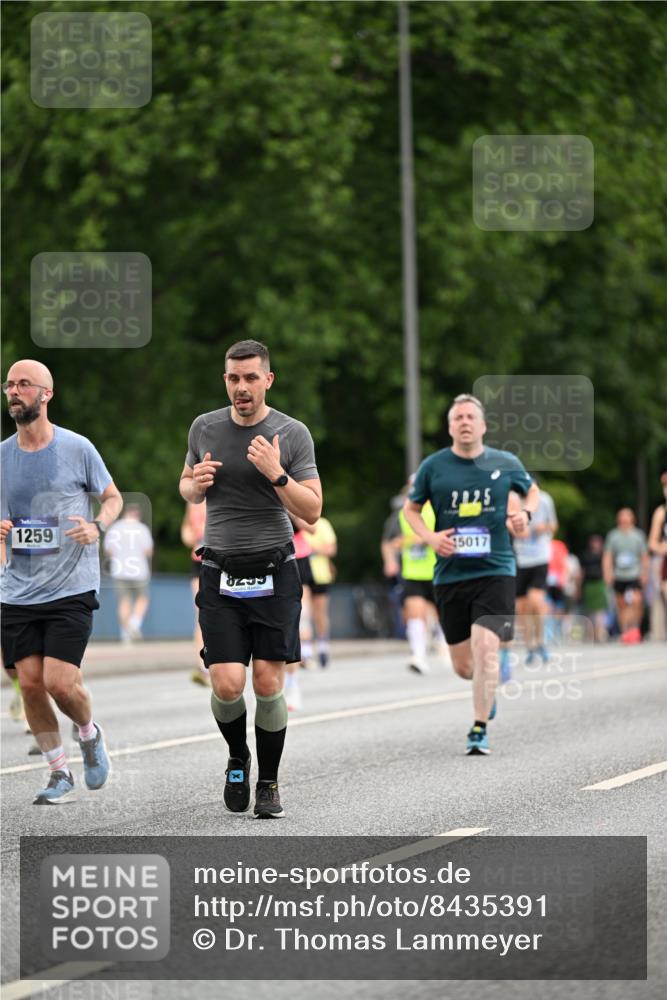 29.06.2025 - hella hamburg halbmarathon Dr. Thomas Lammeyer http://msf.ph/oto/8435391 29.06.2025 10:54:41 Kennedybrücke 1259, 1487, 1511, 1625, 2047, 2160, 3680, 3701, 3710, 4168, 4642, 4870, 5119, 5552, 6015, 7721, 7722, 7755, 8299, 9940, 10033, 11426 meine-sportfotos.de
