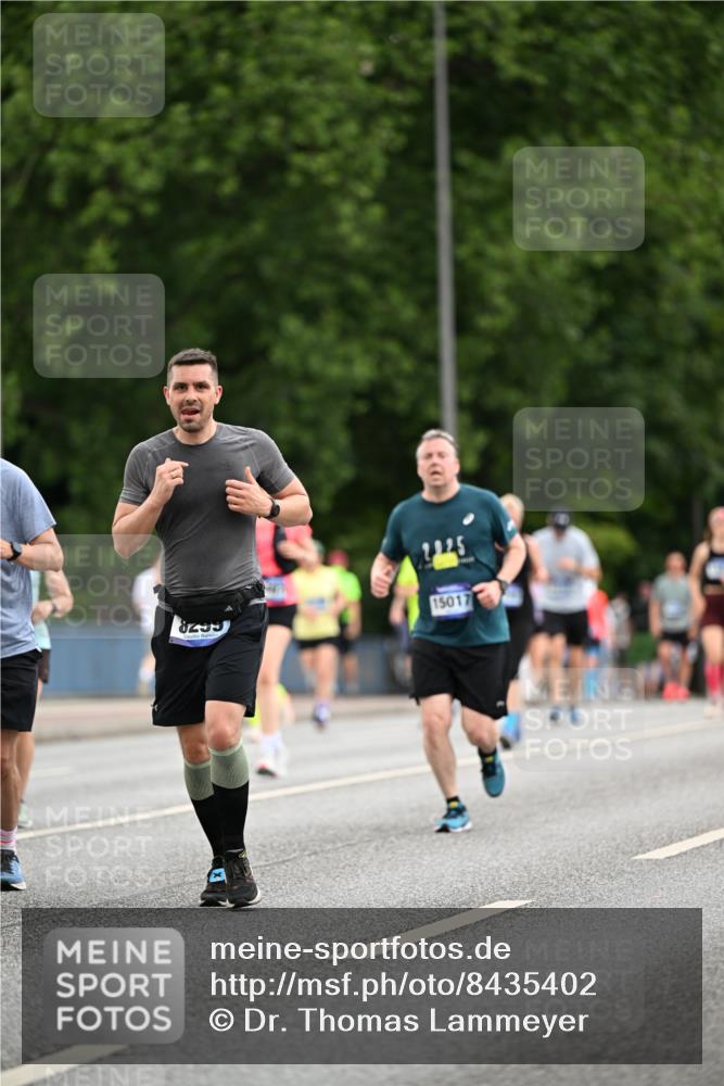 29.06.2025 - hella hamburg halbmarathon Dr. Thomas Lammeyer http://msf.ph/oto/8435402 29.06.2025 10:54:41 Kennedybrücke 1259, 1487, 1511, 1625, 2047, 2160, 3680, 3701, 3710, 4168, 4642, 4870, 5119, 5552, 6015, 7721, 7722, 7755, 8299, 9940, 10033, 11426 meine-sportfotos.de