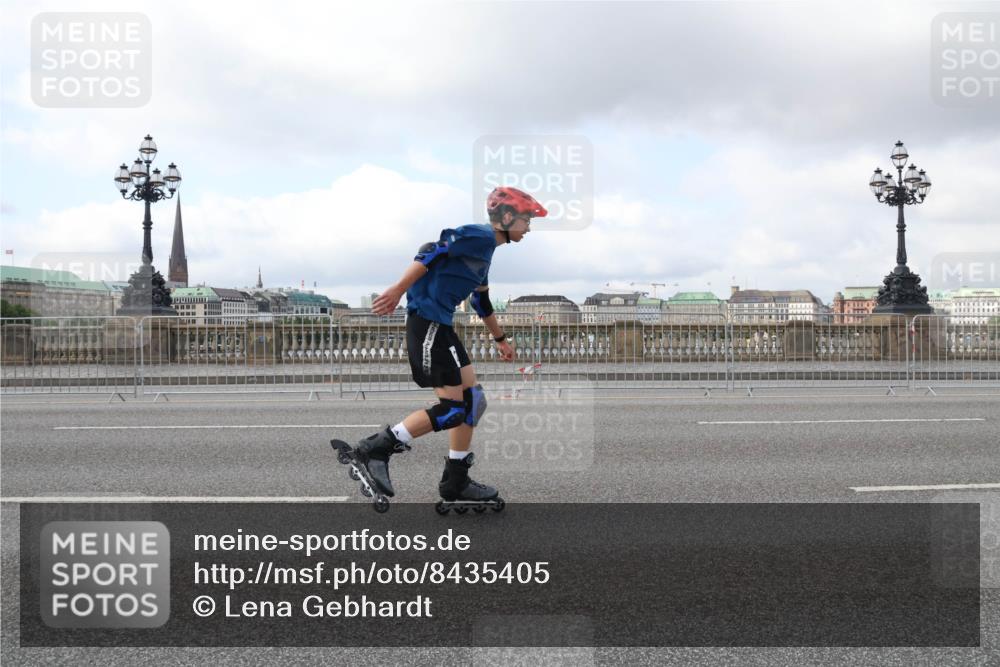 29.06.2025 - hella hamburg halbmarathon Lena Gebhardt http://msf.ph/oto/8435405 29.06.2025 09:01:41 Lombardsbrücke  meine-sportfotos.de