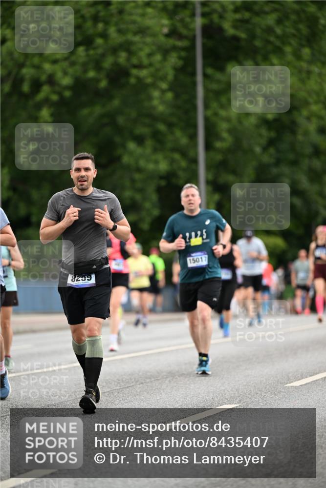 29.06.2025 - hella hamburg halbmarathon Dr. Thomas Lammeyer http://msf.ph/oto/8435407 29.06.2025 10:54:41 Kennedybrücke 1259, 1487, 1511, 1625, 2047, 2160, 3680, 3701, 3710, 4168, 4642, 4870, 5119, 5552, 6015, 7721, 7722, 7755, 8299, 9940, 10033, 11426 meine-sportfotos.de
