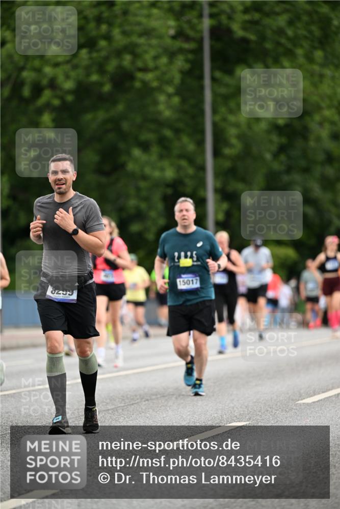 29.06.2025 - hella hamburg halbmarathon Dr. Thomas Lammeyer http://msf.ph/oto/8435416 29.06.2025 10:54:41 Kennedybrücke 1259, 1487, 1511, 1625, 2047, 2160, 3680, 3701, 3710, 4168, 4642, 4870, 5119, 5552, 6015, 7721, 7722, 7755, 8299, 9940, 10033, 11426 meine-sportfotos.de