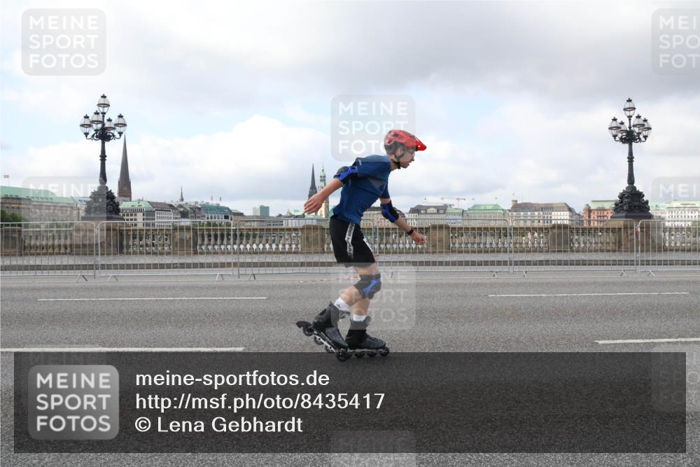 29.06.2025 - hella hamburg halbmarathon Lena Gebhardt http://msf.ph/oto/8435417 29.06.2025 09:01:41 Lombardsbrücke  meine-sportfotos.de