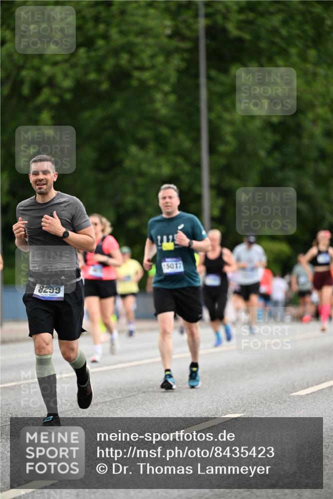 29.06.2025 - hella hamburg halbmarathon Dr. Thomas Lammeyer http://msf.ph/oto/8435423 29.06.2025 10:54:42 Kennedybrücke 1259, 1487, 1511, 1625, 2047, 2160, 3680, 3701, 3710, 4168, 4642, 4870, 5119, 5552, 6015, 7721, 7722, 8299, 9940, 10033, 11426 meine-sportfotos.de