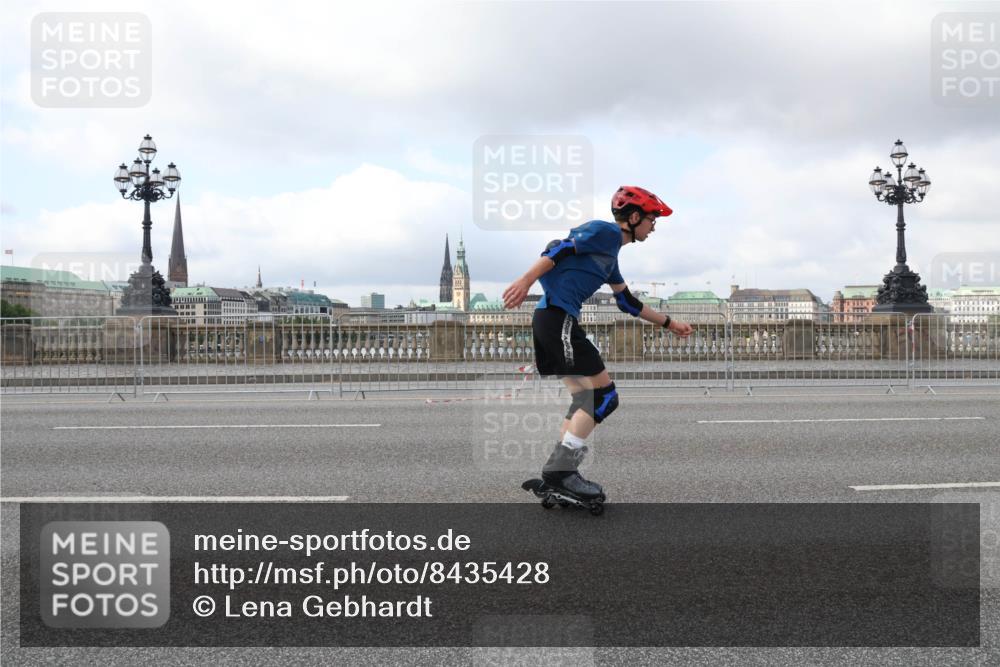 29.06.2025 - hella hamburg halbmarathon Lena Gebhardt http://msf.ph/oto/8435428 29.06.2025 09:01:41 Lombardsbrücke  meine-sportfotos.de
