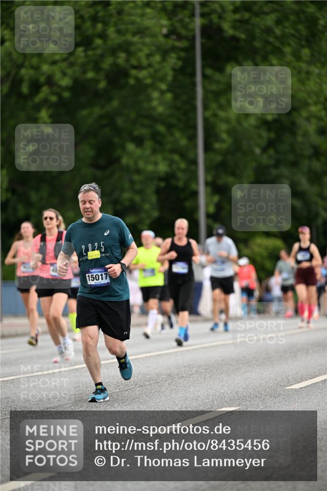 29.06.2025 - hella hamburg halbmarathon Dr. Thomas Lammeyer http://msf.ph/oto/8435456 29.06.2025 10:54:43 Kennedybrücke 1259, 1487, 1511, 1625, 2047, 2160, 3680, 3701, 3710, 4168, 4642, 4870, 5119, 5552, 6015, 7721, 7722, 8299, 9096, 9940, 10033, 11426 meine-sportfotos.de