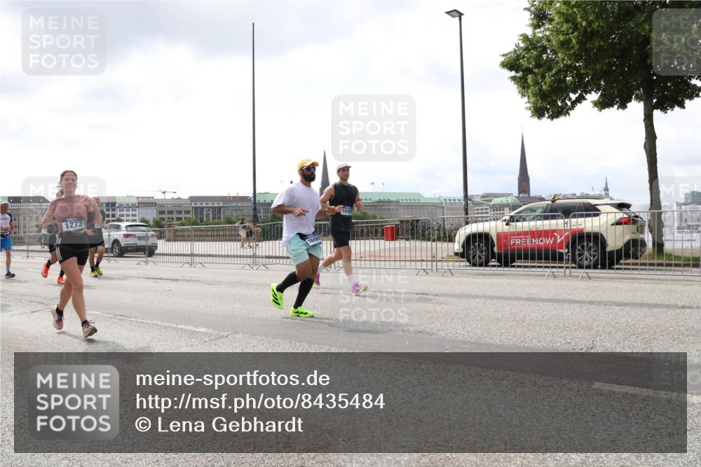 29.06.2025 - hella hamburg halbmarathon Lena Gebhardt http://msf.ph/oto/8435484 29.06.2025 10:44:59 Lombardsbrücke 1273, 16494, 10707, 1024, 1273, 1629, 1685, 1798, 1924, 2007, 2674, 2779, 3160, 3164, 3506, 3570, 3993, 4186, 4215, 4275, 4337, 4851, 4968, 5190, 5355, 6509, 6841, 6888, 6980, 7699, 7912, 8582, 8594, 8762, 8907, 9036, 9084, 9085, 9331, 9333, 9397, 9536, 10006, 10416, 10562, 10566, 10668, 10707, 11272, 11314, 12198, 12318, 12332, 12334, 12394, 13039, 13261, 13288, 14350, 14681, 14971, 18454, 18459 meine-sportfotos.de