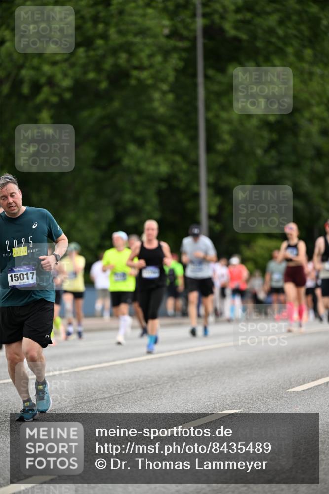 29.06.2025 - hella hamburg halbmarathon Dr. Thomas Lammeyer http://msf.ph/oto/8435489 29.06.2025 10:54:43 Kennedybrücke 1259, 1487, 1511, 1625, 2047, 2160, 3680, 3701, 3710, 4168, 4642, 4870, 5119, 5552, 6015, 7721, 7722, 8299, 9096, 9940, 10033, 11426 meine-sportfotos.de