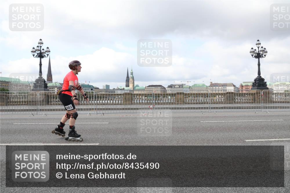 29.06.2025 - hella hamburg halbmarathon Lena Gebhardt http://msf.ph/oto/8435490 29.06.2025 09:01:42 Lombardsbrücke 303 meine-sportfotos.de