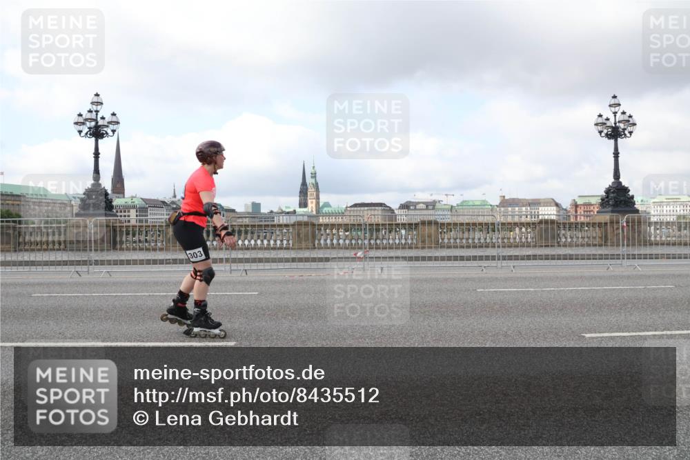 29.06.2025 - hella hamburg halbmarathon Lena Gebhardt http://msf.ph/oto/8435512 29.06.2025 09:01:42 Lombardsbrücke 303 meine-sportfotos.de