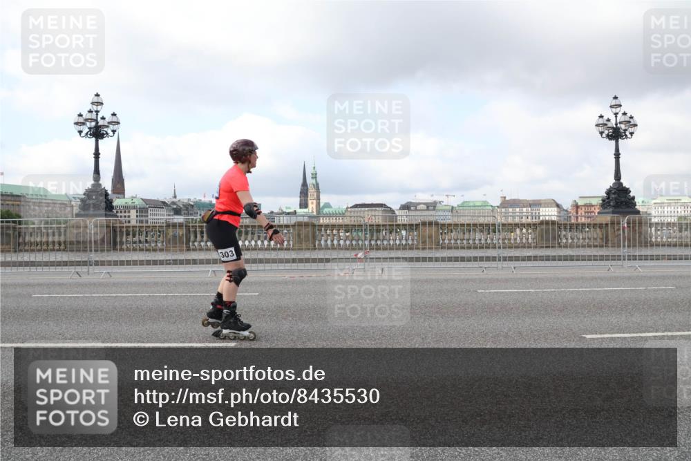 29.06.2025 - hella hamburg halbmarathon Lena Gebhardt http://msf.ph/oto/8435530 29.06.2025 09:01:43 Lombardsbrücke 303 meine-sportfotos.de