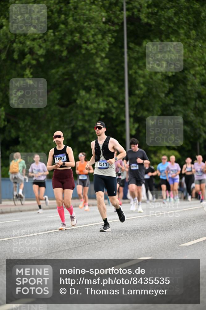 29.06.2025 - hella hamburg halbmarathon Dr. Thomas Lammeyer http://msf.ph/oto/8435535 29.06.2025 10:54:49 Kennedybrücke 1259, 1487, 1511, 1625, 2047, 3680, 3701, 4642, 4695, 4870, 5119, 5552, 6015, 7133, 7161, 7677, 7721, 7722, 8299, 8833, 9096, 10033 meine-sportfotos.de