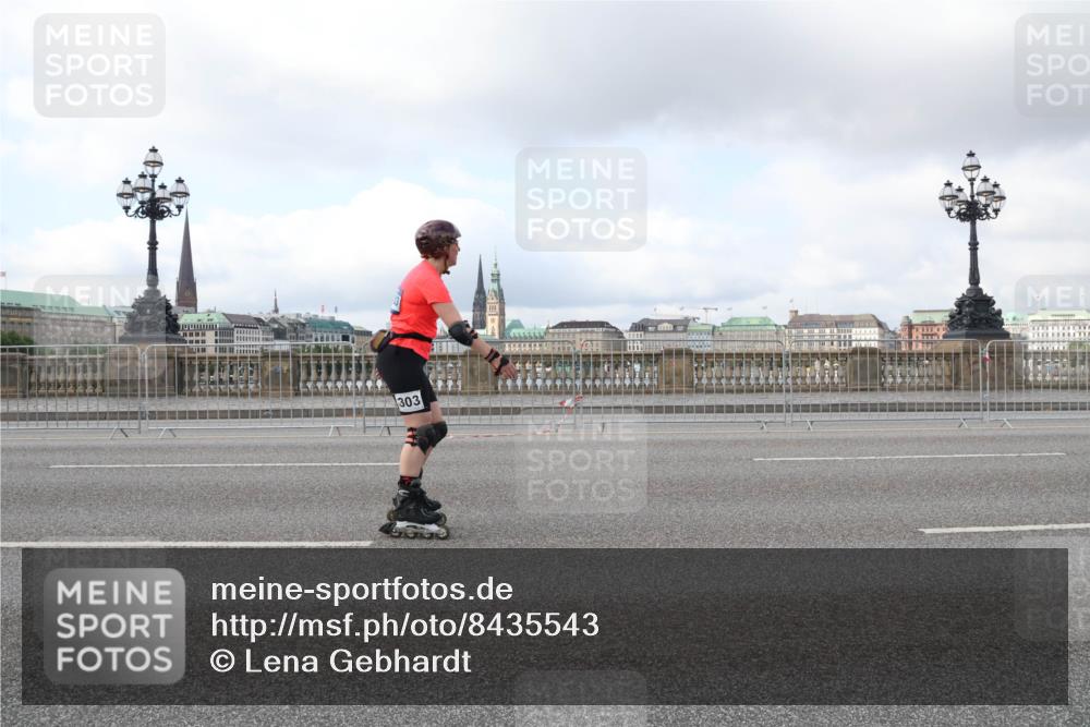 29.06.2025 - hella hamburg halbmarathon Lena Gebhardt http://msf.ph/oto/8435543 29.06.2025 09:01:43 Lombardsbrücke 303 meine-sportfotos.de