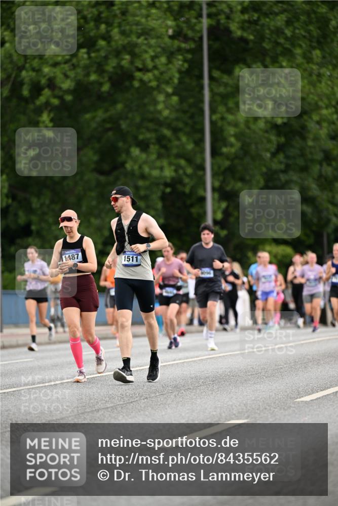 29.06.2025 - hella hamburg halbmarathon Dr. Thomas Lammeyer http://msf.ph/oto/8435562 29.06.2025 10:54:50 Kennedybrücke 1259, 1478, 1487, 1511, 1625, 2047, 3680, 4642, 4695, 4870, 5119, 5552, 6015, 7133, 7161, 7677, 7721, 7722, 8299, 8833, 9096, 10033 meine-sportfotos.de