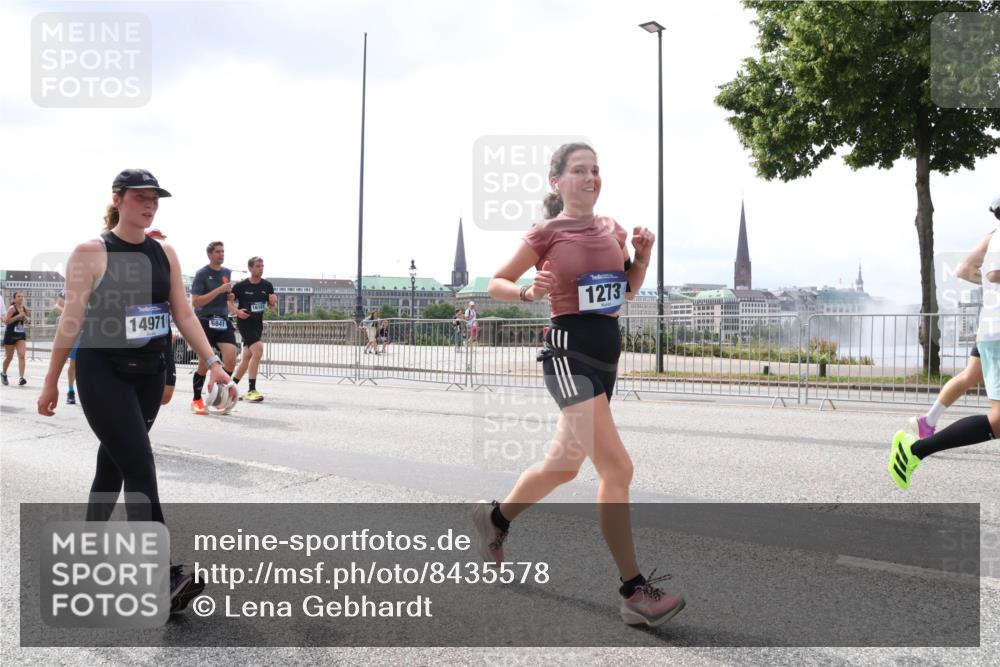 29.06.2025 - hella hamburg halbmarathon Lena Gebhardt http://msf.ph/oto/8435578 29.06.2025 10:45:00 Lombardsbrücke 14971, 6841, 16101, 1273, 1024, 1273, 1629, 1685, 1798, 1924, 2007, 2674, 2779, 3160, 3164, 3570, 3993, 4186, 4215, 4275, 4337, 4851, 4968, 5099, 5190, 5355, 6509, 6788, 6841, 6888, 6980, 7699, 7912, 8582, 8594, 8605, 8762, 8907, 9036, 9084, 9085, 9331, 9333, 9397, 9536, 10006, 10562, 10566, 10668, 10707, 11272, 11314, 12198, 12318, 12332, 12334, 12394, 13039, 13261, 13288, 14350, 14681, 14971, 18454, 18459 meine-sportfotos.de