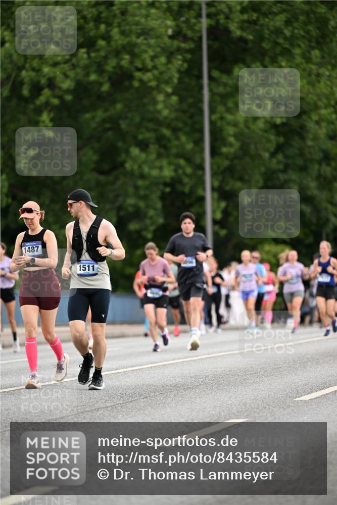 29.06.2025 - hella hamburg halbmarathon Dr. Thomas Lammeyer http://msf.ph/oto/8435584 29.06.2025 10:54:51 Kennedybrücke 1259, 1478, 1487, 1511, 1625, 2047, 3680, 4642, 4695, 4870, 5119, 5552, 6015, 7133, 7161, 7677, 7721, 7722, 8299, 8833, 9096, 10033, 10437 meine-sportfotos.de