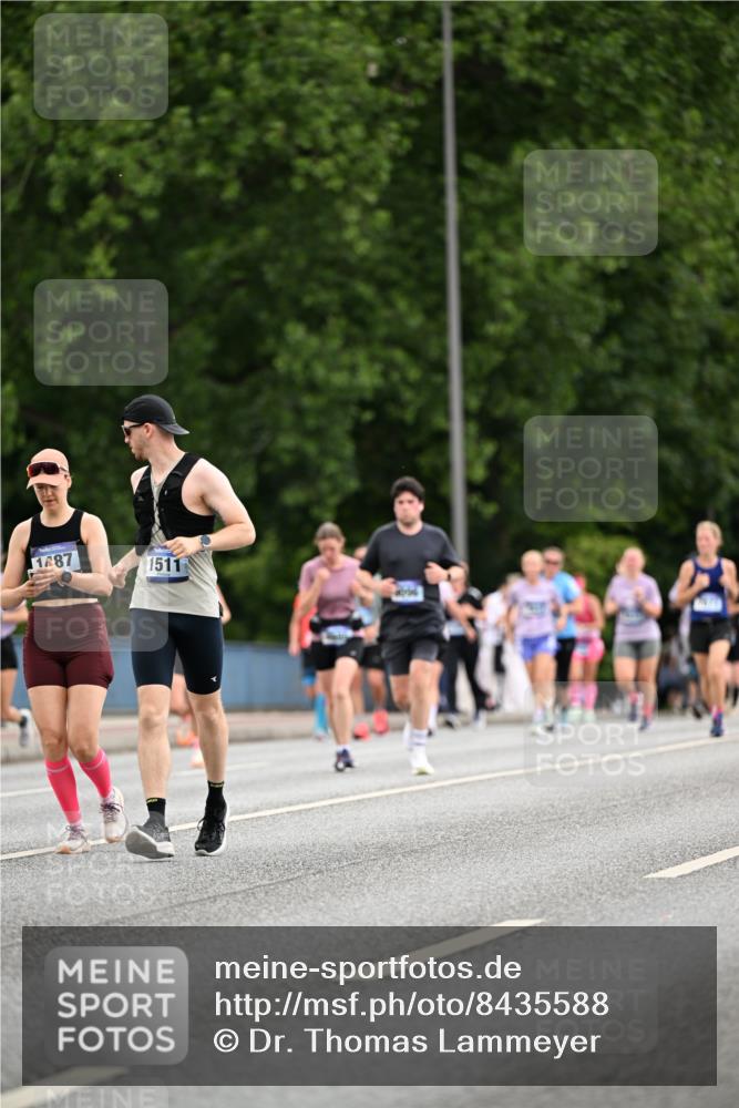 29.06.2025 - hella hamburg halbmarathon Dr. Thomas Lammeyer http://msf.ph/oto/8435588 29.06.2025 10:54:51 Kennedybrücke 1259, 1478, 1487, 1511, 1625, 2047, 3680, 4642, 4695, 4870, 5119, 5552, 6015, 7133, 7161, 7677, 7721, 7722, 8299, 8833, 9096, 10033, 10437 meine-sportfotos.de