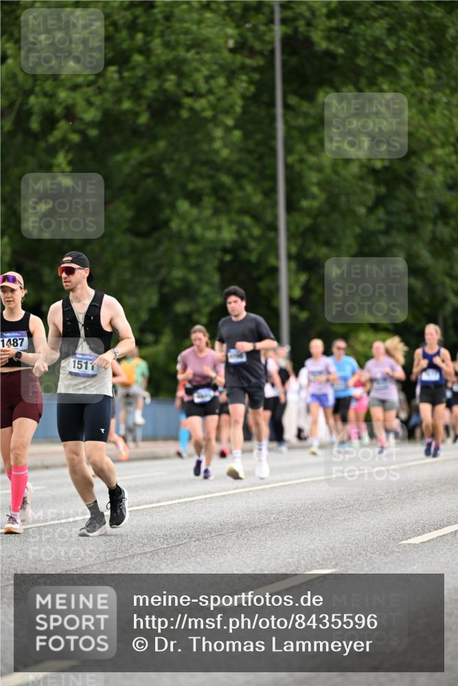 29.06.2025 - hella hamburg halbmarathon Dr. Thomas Lammeyer http://msf.ph/oto/8435596 29.06.2025 10:54:51 Kennedybrücke 1259, 1478, 1487, 1511, 1625, 2047, 3680, 4642, 4695, 4870, 5119, 5552, 6015, 7133, 7161, 7677, 7721, 7722, 8299, 8833, 9096, 10033, 10437 meine-sportfotos.de