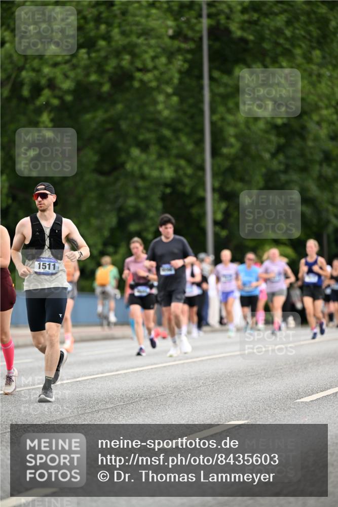29.06.2025 - hella hamburg halbmarathon Dr. Thomas Lammeyer http://msf.ph/oto/8435603 29.06.2025 10:54:51 Kennedybrücke 1259, 1478, 1487, 1511, 1625, 2047, 3680, 4642, 4695, 4870, 5119, 5552, 6015, 7133, 7161, 7677, 7721, 7722, 8299, 8833, 9096, 10033, 10437 meine-sportfotos.de