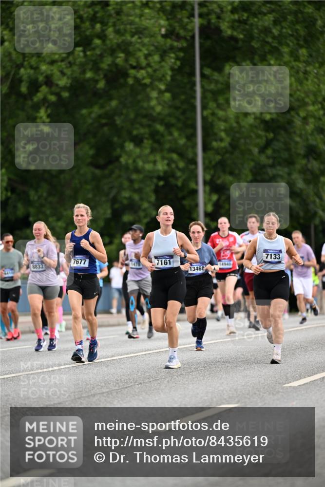 29.06.2025 - hella hamburg halbmarathon Dr. Thomas Lammeyer http://msf.ph/oto/8435619 29.06.2025 10:54:58 Kennedybrücke 1259, 1478, 1487, 1511, 1625, 2047, 3647, 4642, 4695, 4870, 5119, 6015, 6178, 7133, 7161, 7677, 8833, 8986, 9096, 10033, 10437 meine-sportfotos.de